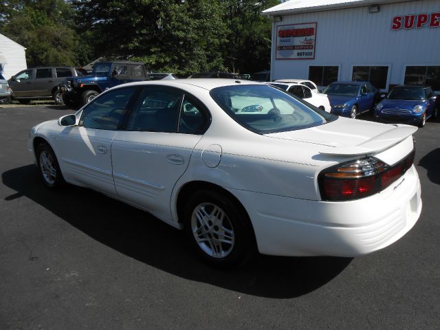 Pontiac Bonneville SE Sedan