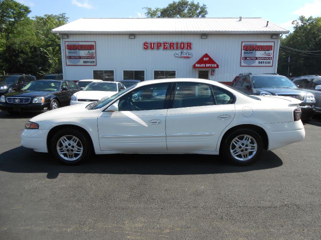 Pontiac Bonneville 2005 photo 2