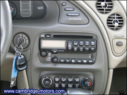 Pontiac Bonneville 2005 photo 1