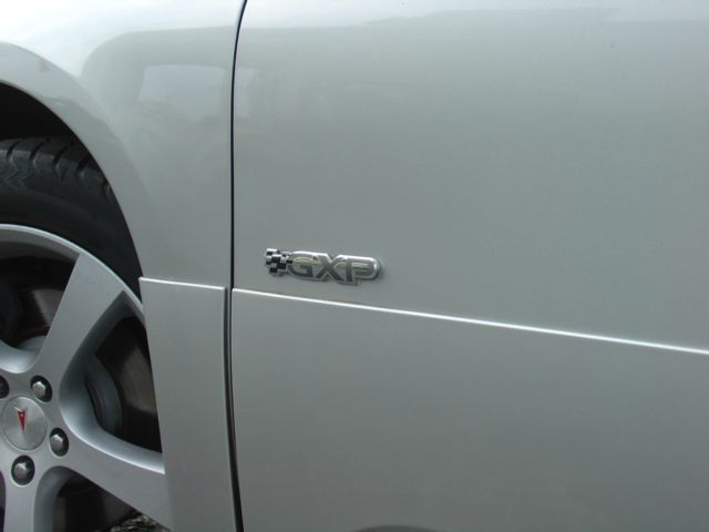 Pontiac Bonneville 2005 photo 1