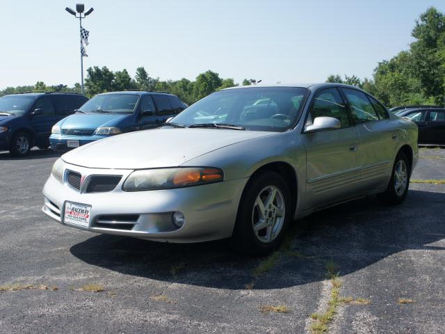 Pontiac Bonneville 2005 photo 2