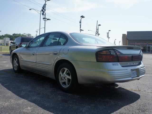 Pontiac Bonneville 2005 photo 3
