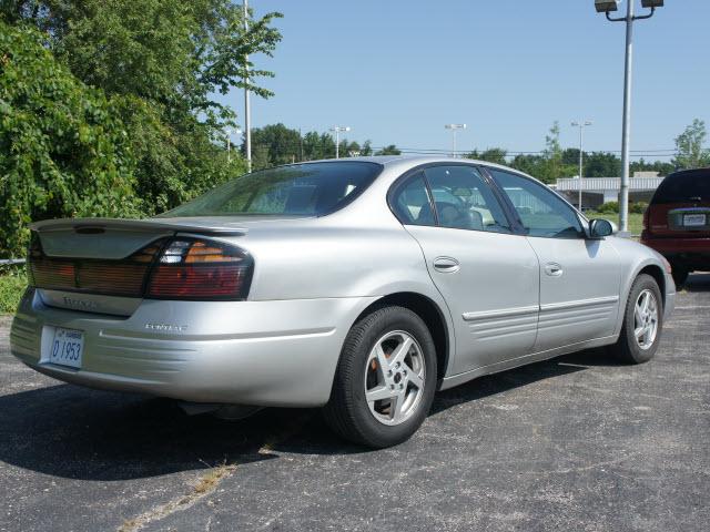Pontiac Bonneville 2005 photo 4