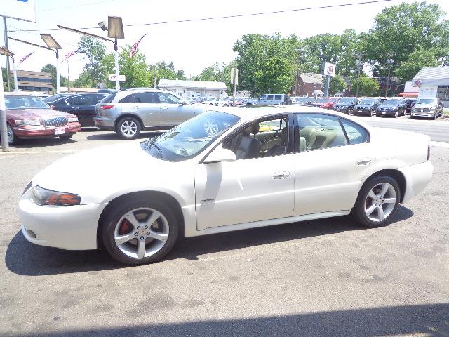 Pontiac Bonneville 2005 photo 1