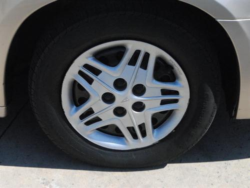 Pontiac Bonneville 2005 photo 1