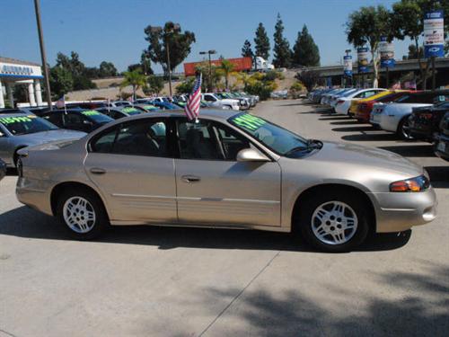 Pontiac Bonneville 2005 photo 2