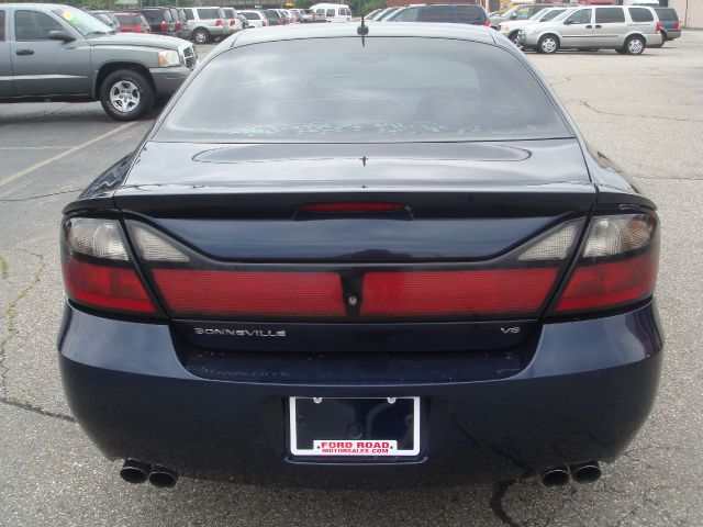 Pontiac Bonneville 2005 photo 1