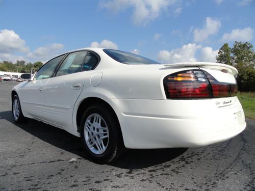 Pontiac Bonneville 2005 photo 2