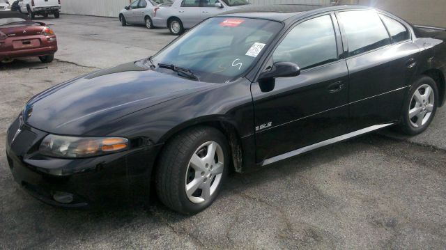 Pontiac Bonneville 2005 photo 1