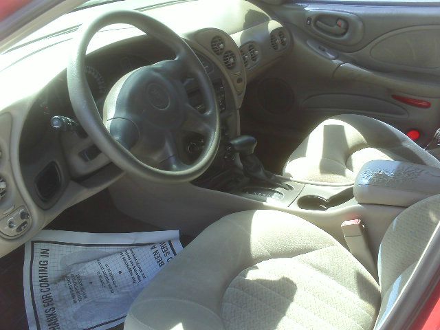 Pontiac Bonneville SE Sedan