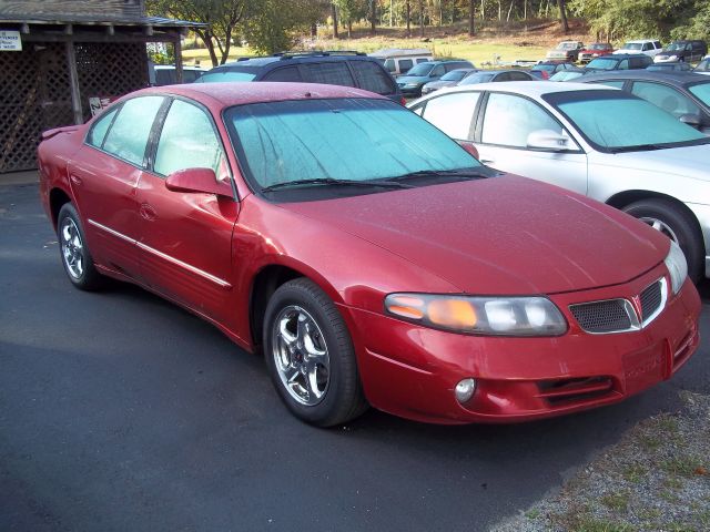 Pontiac Bonneville 2005 photo 1