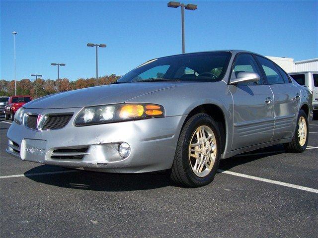 Pontiac Bonneville SE Sedan