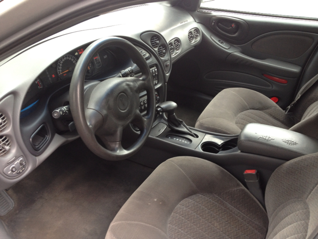 Pontiac Bonneville 2005 photo 1