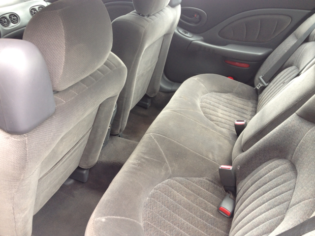 Pontiac Bonneville 2005 photo 4