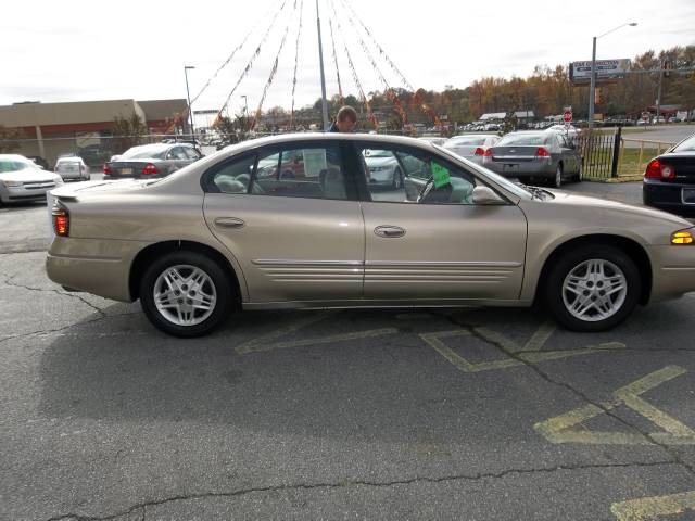 Pontiac Bonneville 2005 photo 3