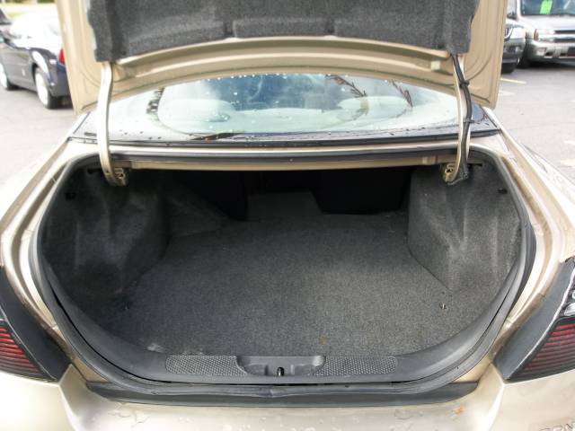 Pontiac Bonneville 2005 photo 4