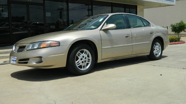 Pontiac Bonneville 2005 photo 13