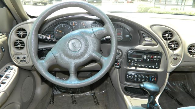 Pontiac Bonneville 2005 photo 3