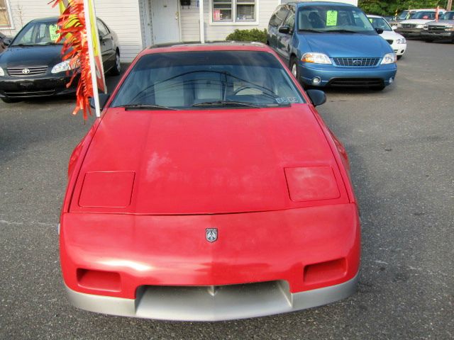 Pontiac Fiero 1985 photo 1