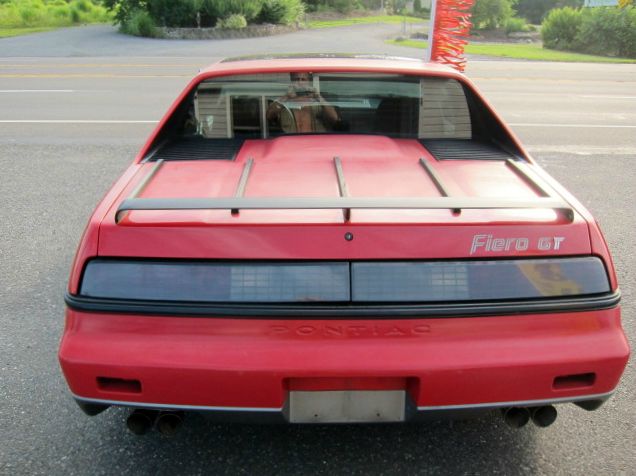 Pontiac Fiero 1985 photo 3