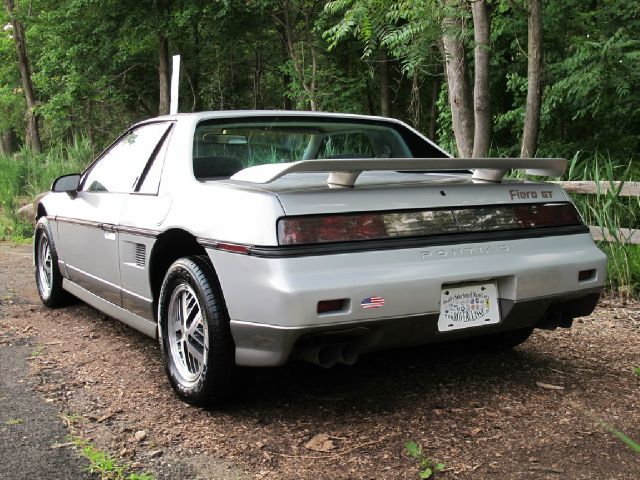 Pontiac Fiero 1985 photo 107