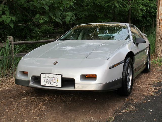 Pontiac Fiero 1985 photo 112