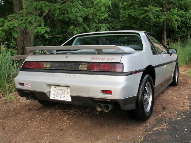 Pontiac Fiero 1985 photo 121