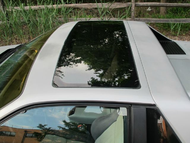 Pontiac Fiero 1985 photo 25