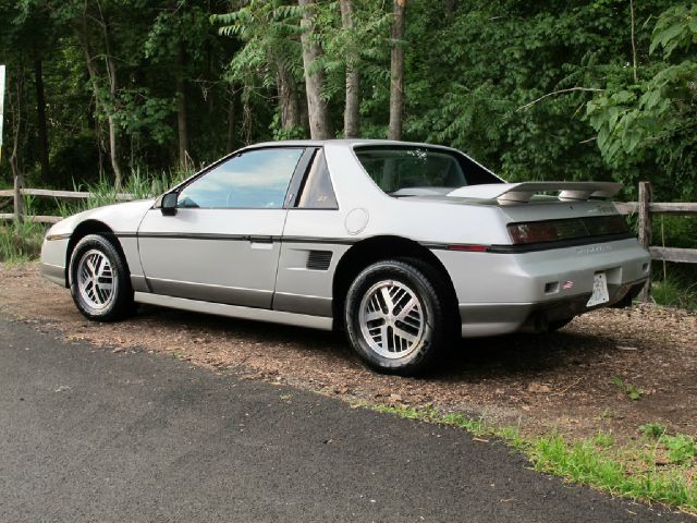 Pontiac Fiero 1985 photo 44