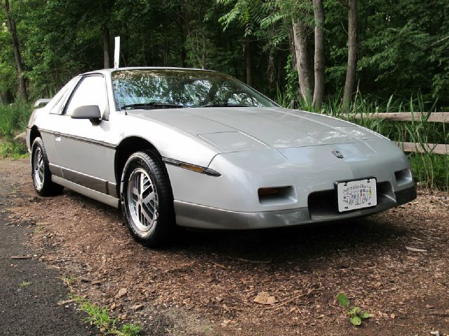 Pontiac Fiero 1985 photo 64