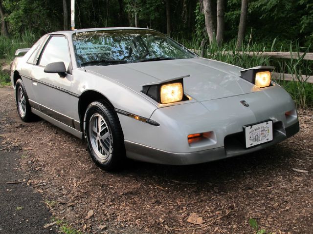 Pontiac Fiero 1985 photo 79