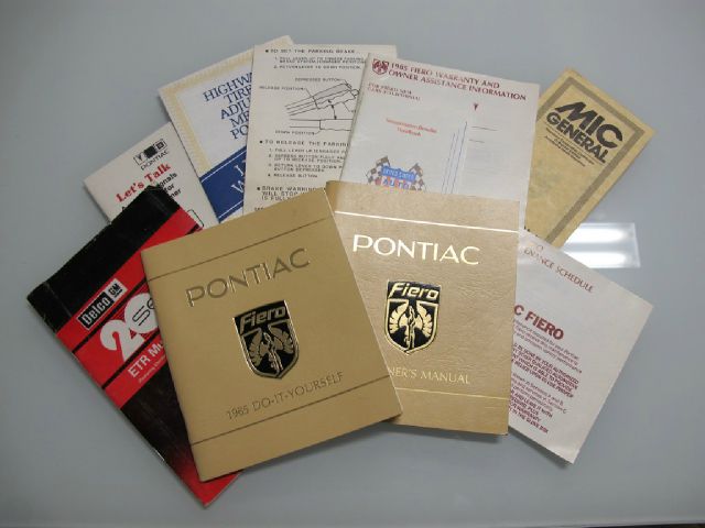 Pontiac Fiero 1985 photo 8