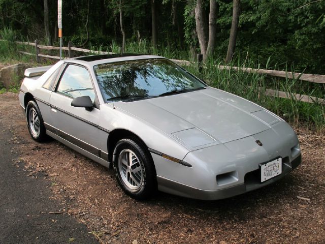 Pontiac Fiero 1985 photo 97