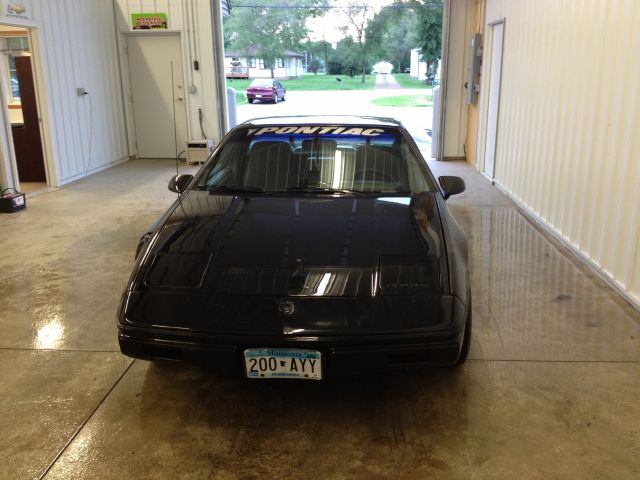 Pontiac Fiero 1986 photo 3