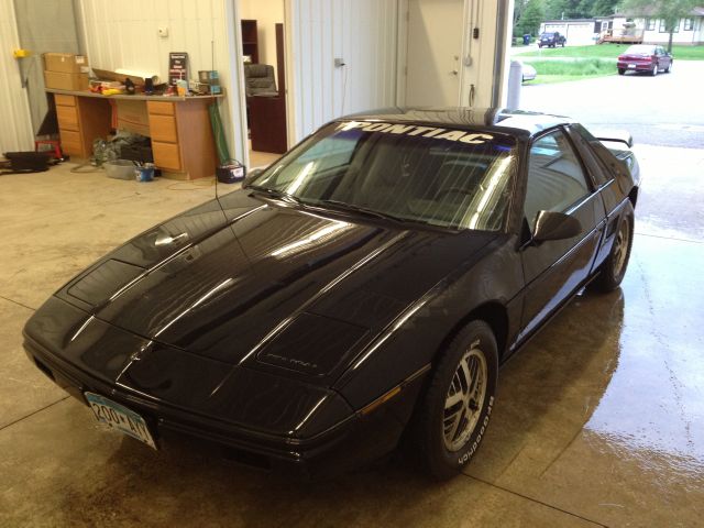 Pontiac Fiero 1986 photo 4