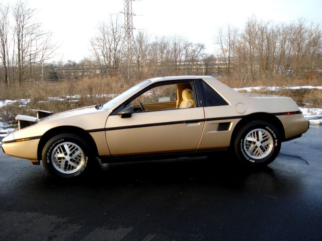 Pontiac Fiero 1986 photo 4