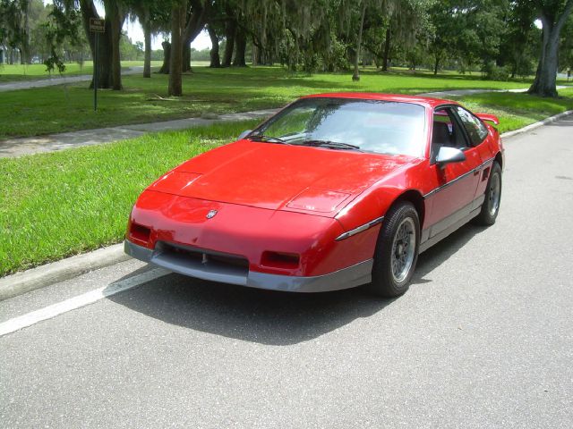 Pontiac Fiero 1986 photo 3