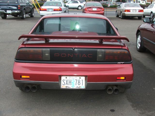 Pontiac Fiero 1987 photo 2