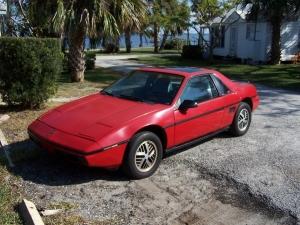 Pontiac Fiero 1988 photo 1