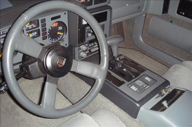 Pontiac Fiero 1988 photo 2