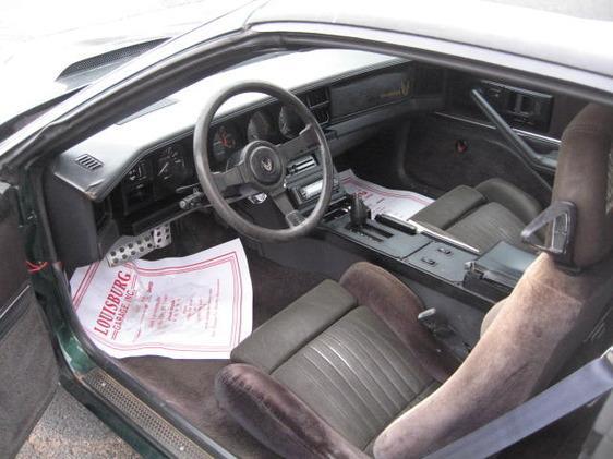 Pontiac Firebird 1982 photo 2