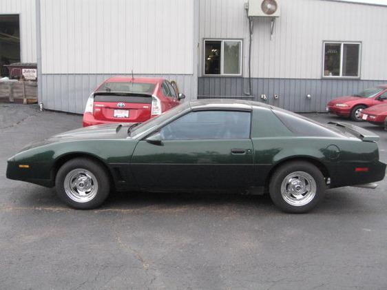 Pontiac Firebird 1982 photo 8