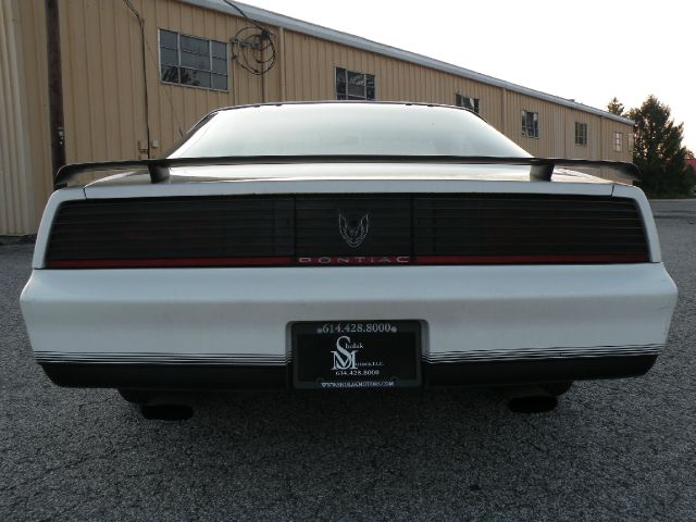 Pontiac Firebird 1983 photo 2