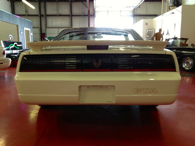 Pontiac Firebird 1987 photo 3