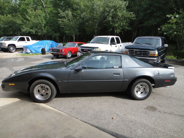 Pontiac Firebird 1987 photo 1