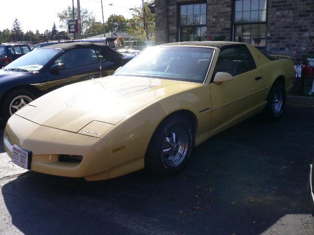 Pontiac Firebird 1992 photo 1