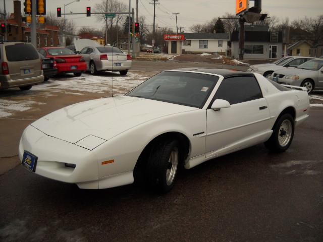Pontiac Firebird 1992 photo 1