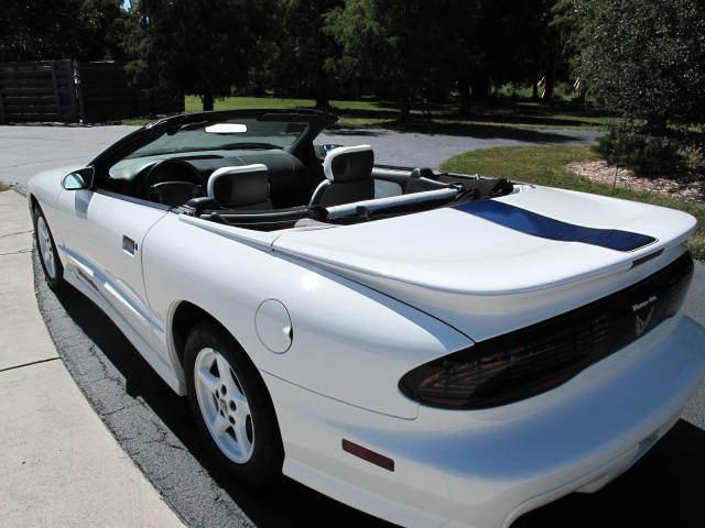Pontiac Firebird 1994 photo 1
