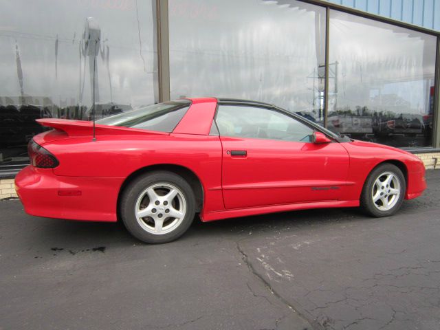 Pontiac Firebird 1997 photo 1