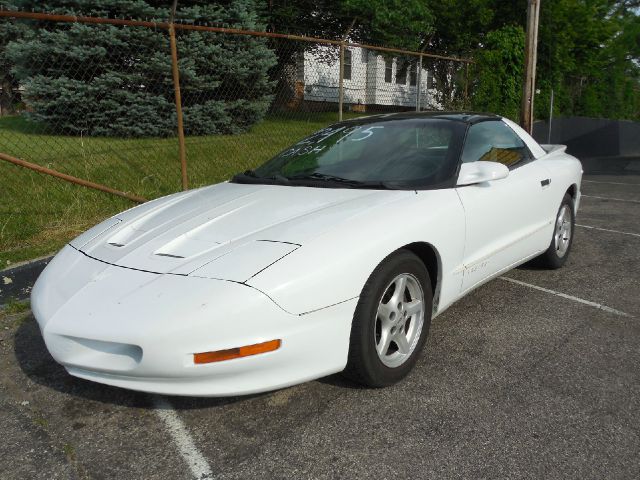 Pontiac Firebird 1997 photo 2